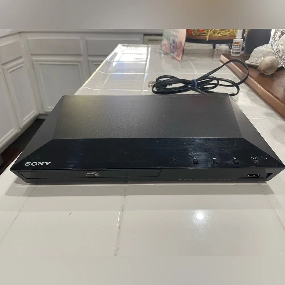 Sony BDP-S2100 Blu-ray Disc/DVD Player with Wi-Fi by Sony